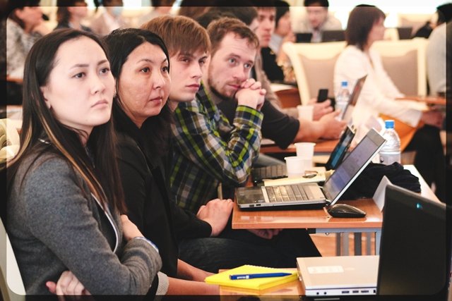 30-31 марта в Белом зале Карагандинского филиала партии Нур Отан состоялся областной конкурс Интерактивная школа ИКТ.