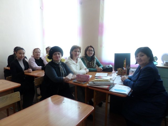 2014жылдың қазан айында Қарағанды облысының мектептен тыс қосымша білім беру облыстық  әдістемелік бірлестігінің педагогтары отырысы өтті 