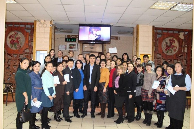 С 11 по 13 января 2017 года учебно-методическим центром развития образования Карагандинской области был организован обучающийся семинар «Использование элементов полиязычия на уроках математики и информатики с использованием ИКТ».
