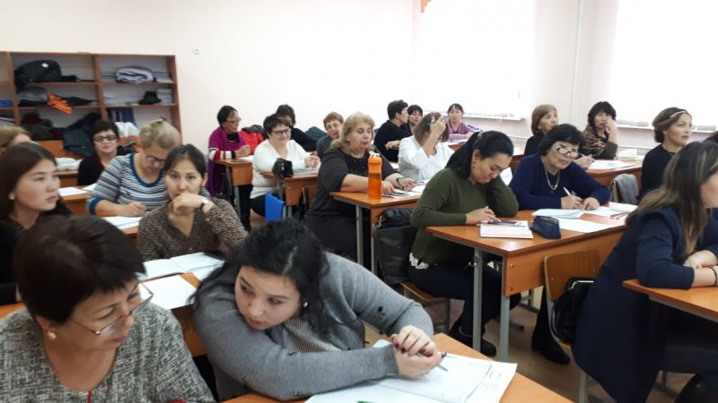 Курсы повышения квалификации по менторству в рамках внедрения обучения на трех языках в Карагандинской области